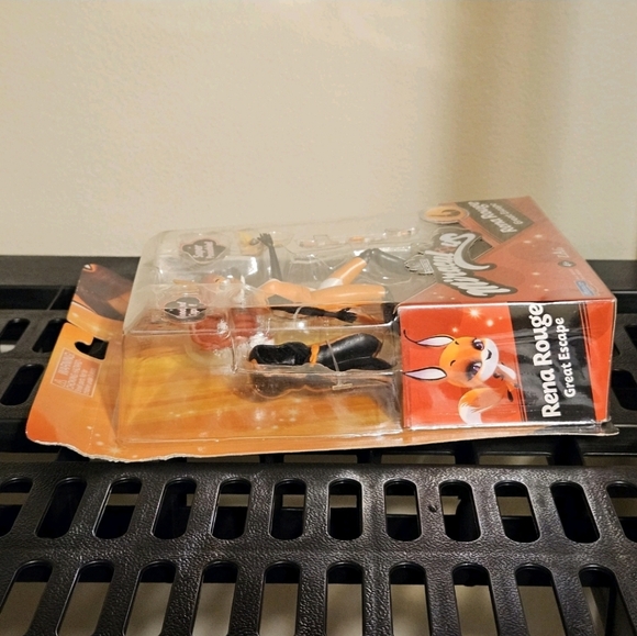 Miraculous Ladybug 5" Rena Rouge Great Escape Action Figure Playmates Cat Noir - Picture 8 of 8